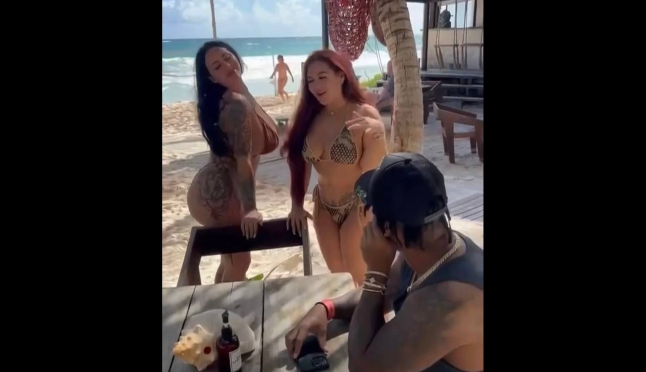 Victorya & Drea Latinas fucking in threesome